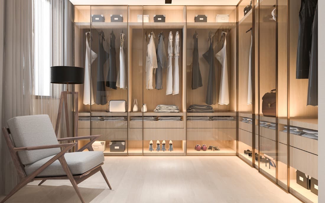 Closet & walk-in: idee e layout per armadi moderni che diventano ambienti propri